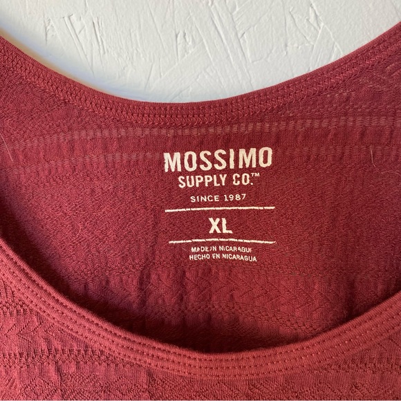 Mossimo tank top - Picture 2 of 5